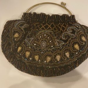 Beaded wire handle bag